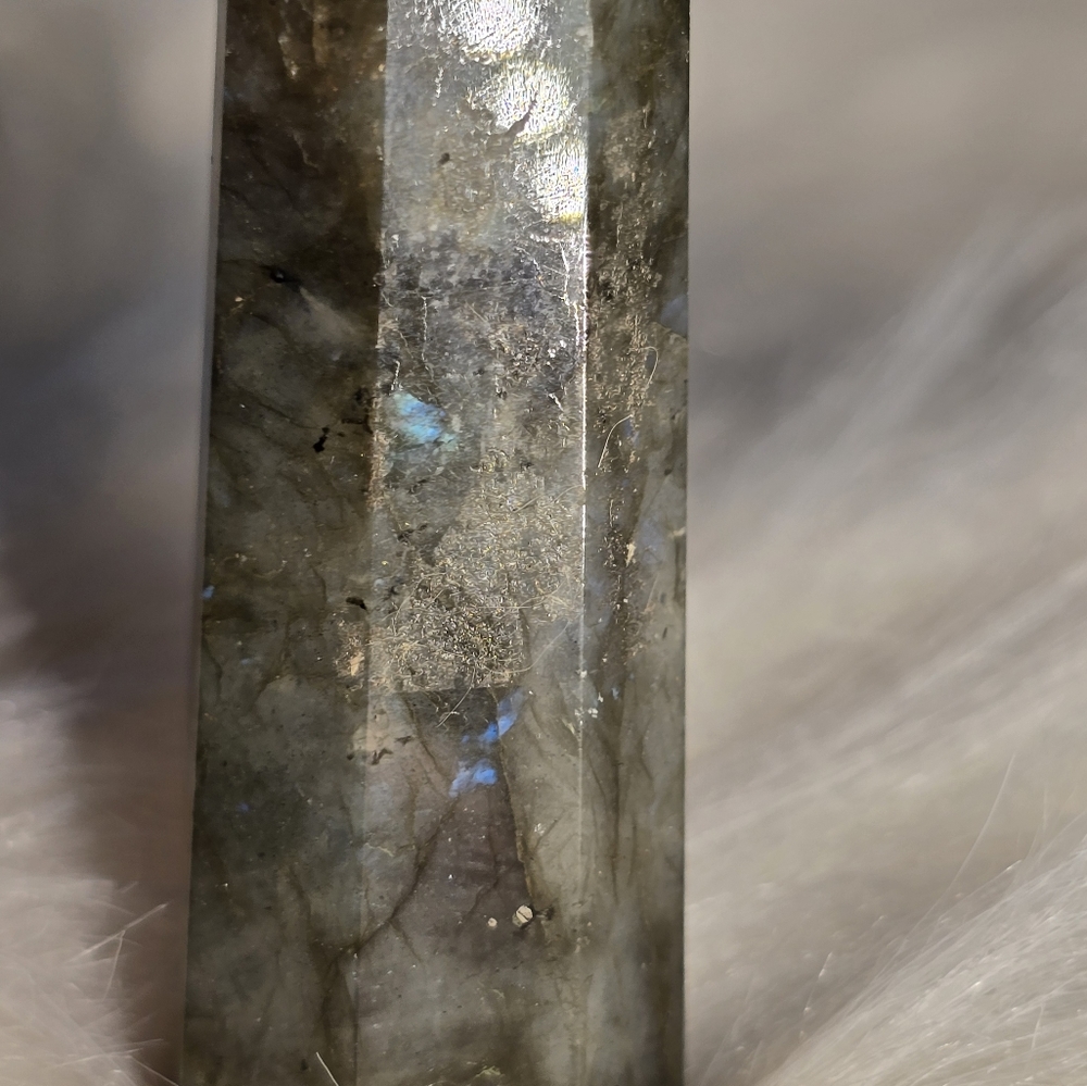 Labradorite Healing Tower - Picture 2 of 5